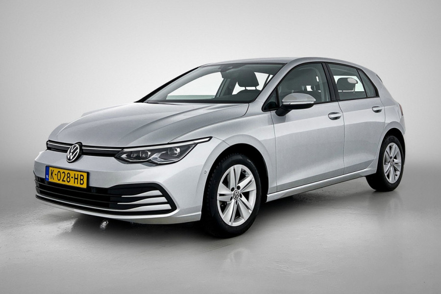 Volkswagen Golf 1.0 eTSI Life Business Automaat (SFEERVERLICHTING, LED, CARPLAY, MASSAGE STOEL, LED, CAMERA, 1e EIGENAAR)