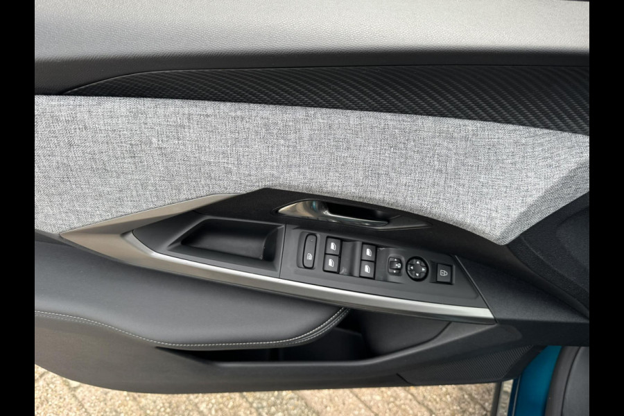 Peugeot 3008 1.2 Hybrid 136 Allure Automaat Cruise control Climate control Digitaal dashboard Achteruitrijcamera Apple Android