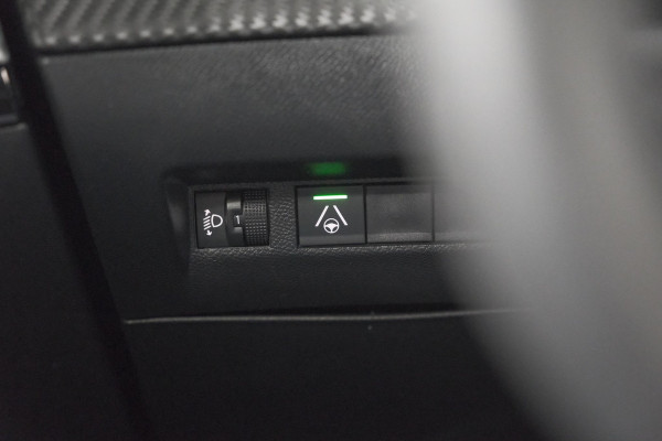 Peugeot 2008 Hybrid 136 e-DCS6 Allure | 360 Camera | Adaptieve Cruise Control | Dodehoekdetectie | Navigatie
