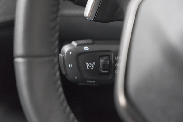 Peugeot 2008 Hybrid 136 e-DCS6 Allure | 360 Camera | Adaptieve Cruise Control | Dodehoekdetectie | Navigatie