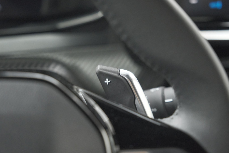 Peugeot 2008 Hybrid 136 e-DCS6 Allure | 360 Camera | Adaptieve Cruise Control | Dodehoekdetectie | Navigatie