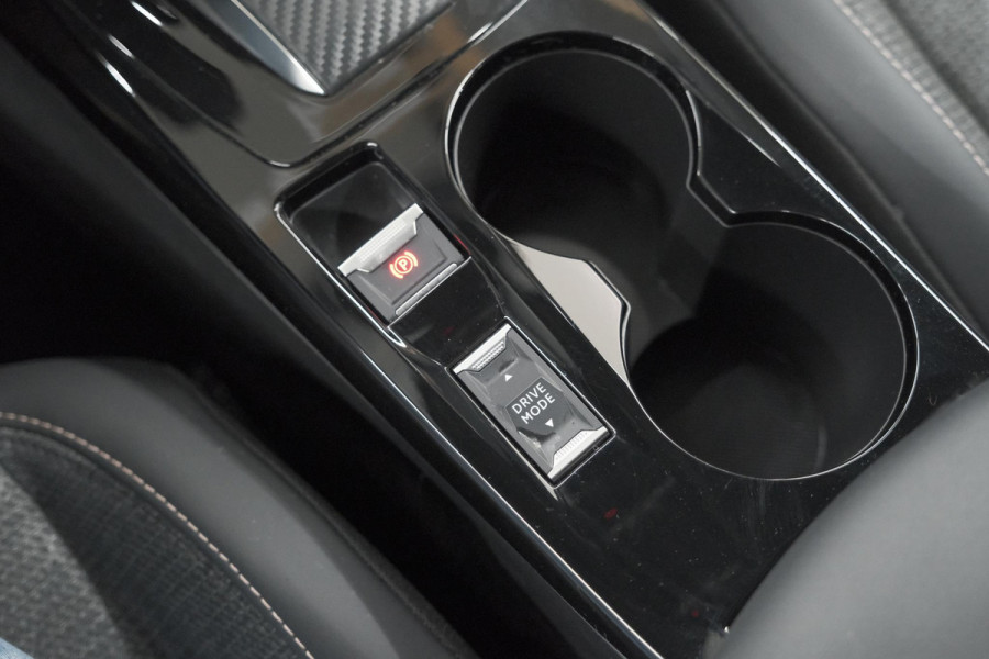 Peugeot 2008 Hybrid 136 e-DCS6 Allure | 360 Camera | Adaptieve Cruise Control | Dodehoekdetectie | Navigatie