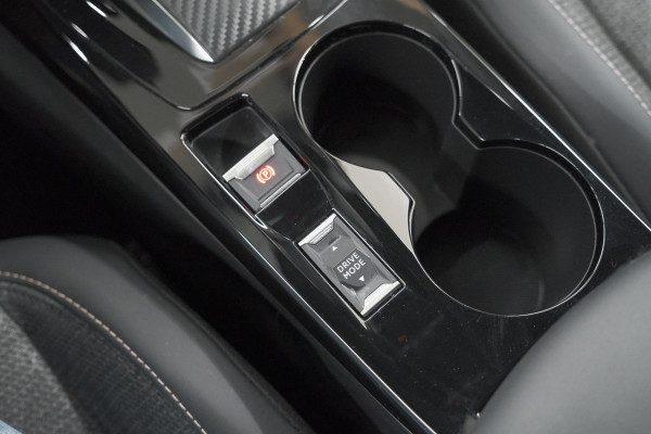 Peugeot 2008 Hybrid 136 e-DCS6 Allure | 360 Camera | Adaptieve Cruise Control | Dodehoekdetectie | Navigatie