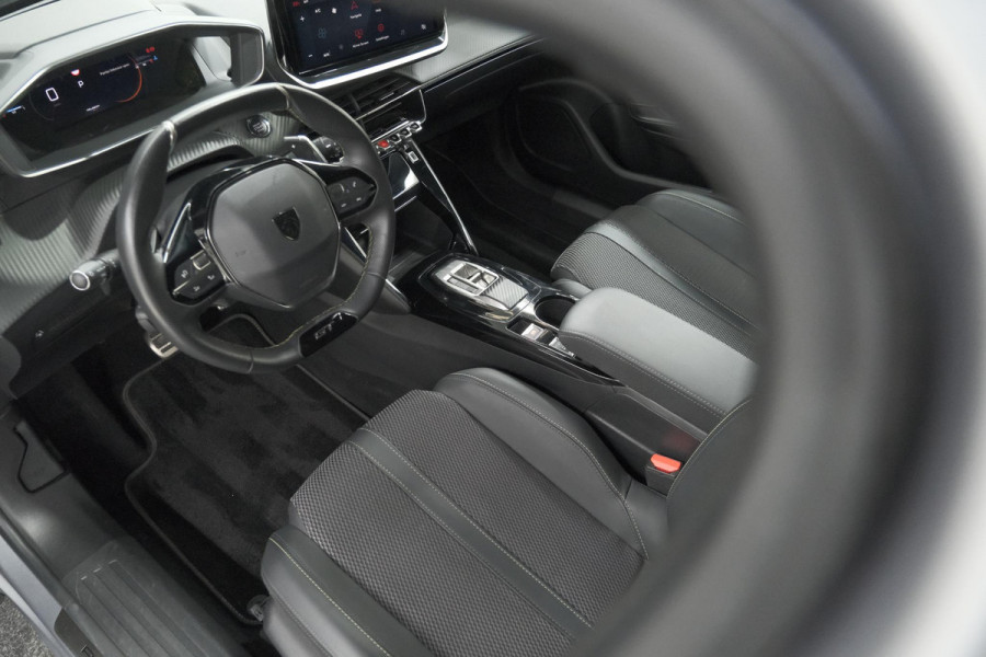 Peugeot 2008 PureTech 130 EAT8 GT | 360 Camera | Adaptieve Cruise Control | Dodehoekdetectie | Navigatie