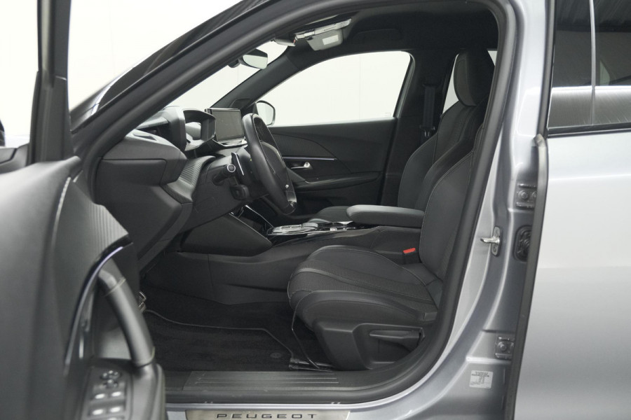 Peugeot 2008 PureTech 130 EAT8 GT | 360 Camera | Adaptieve Cruise Control | Dodehoekdetectie | Navigatie