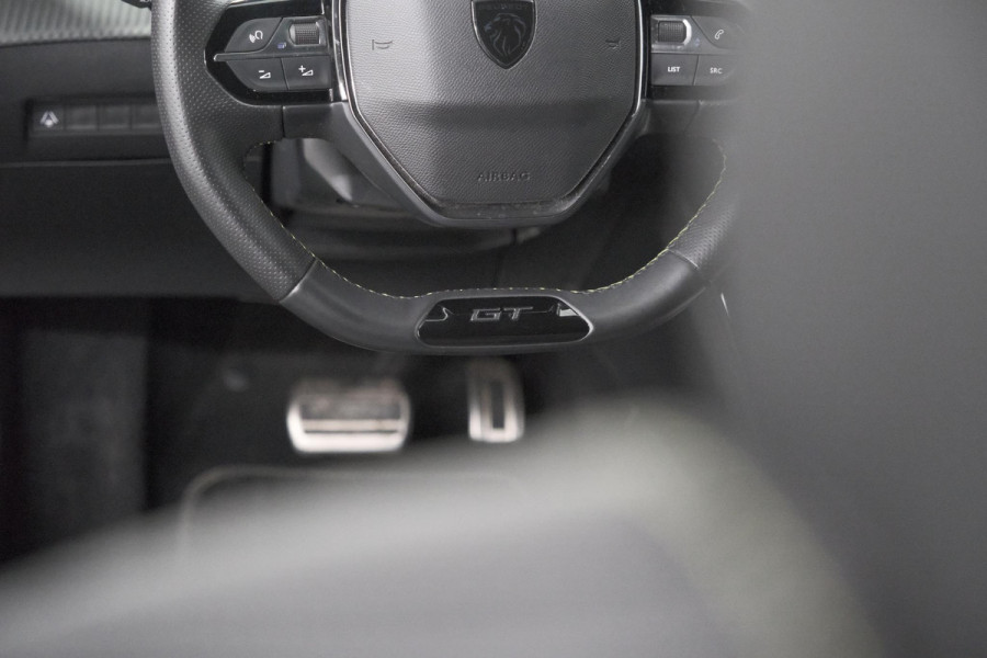 Peugeot 2008 PureTech 130 EAT8 GT | 360 Camera | Adaptieve Cruise Control | Dodehoekdetectie | Navigatie