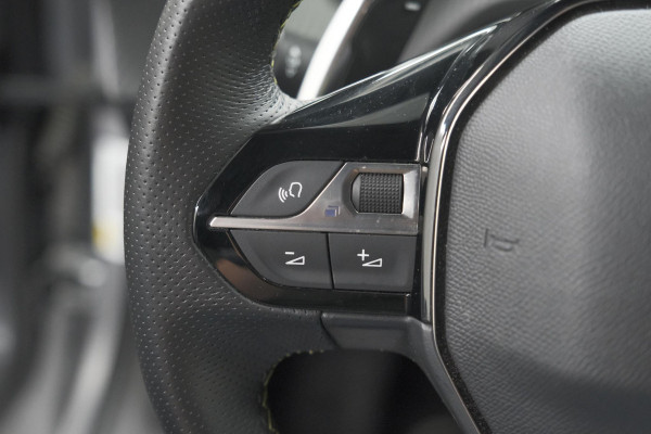 Peugeot 2008 PureTech 130 EAT8 GT | 360 Camera | Adaptieve Cruise Control | Dodehoekdetectie | Navigatie