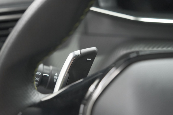 Peugeot 2008 PureTech 130 EAT8 GT | 360 Camera | Adaptieve Cruise Control | Dodehoekdetectie | Navigatie