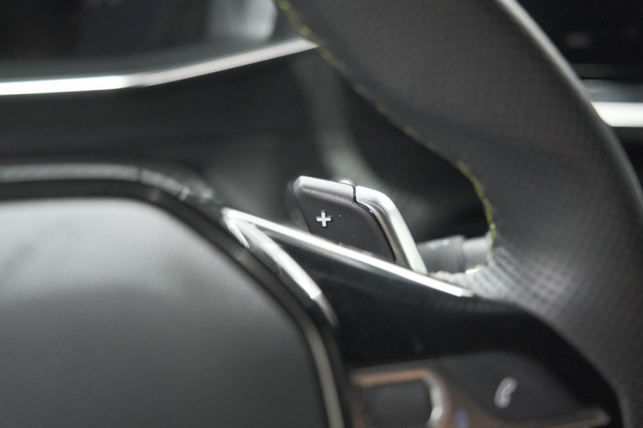 Peugeot 2008 PureTech 130 EAT8 GT | 360 Camera | Adaptieve Cruise Control | Dodehoekdetectie | Navigatie