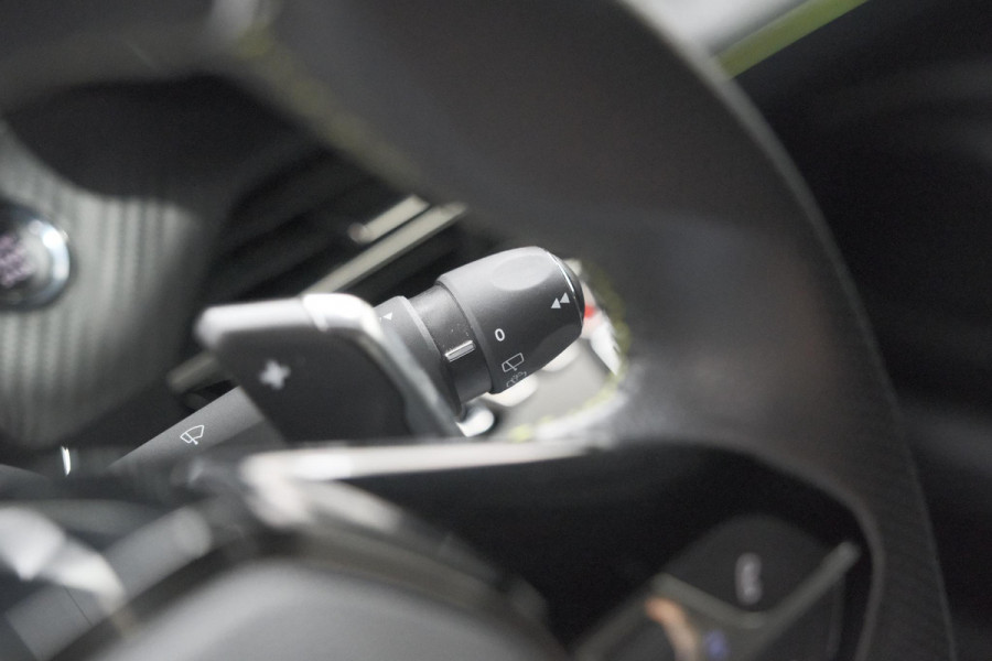 Peugeot 2008 PureTech 130 EAT8 GT | 360 Camera | Adaptieve Cruise Control | Dodehoekdetectie | Navigatie