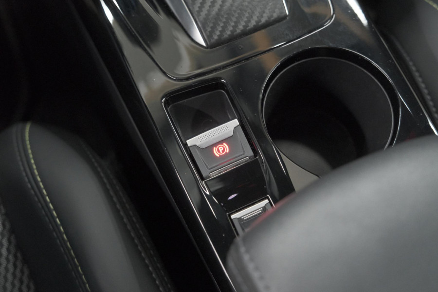 Peugeot 2008 PureTech 130 EAT8 GT | 360 Camera | Adaptieve Cruise Control | Dodehoekdetectie | Navigatie