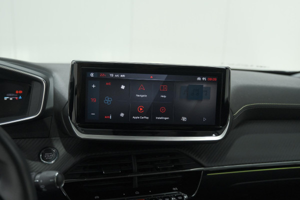 Peugeot 2008 PureTech 130 EAT8 GT | 360 Camera | Adaptieve Cruise Control | Dodehoekdetectie | Navigatie