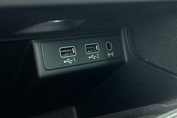 Seat León ST 1.5 TSI Style Ultimate Edition Automaat (NAVIGATIE, CLIMA, CAMERA, ADAPTIEVE CRUISE, 1e EIGENAAR, GOED ONDERHOUDEN)