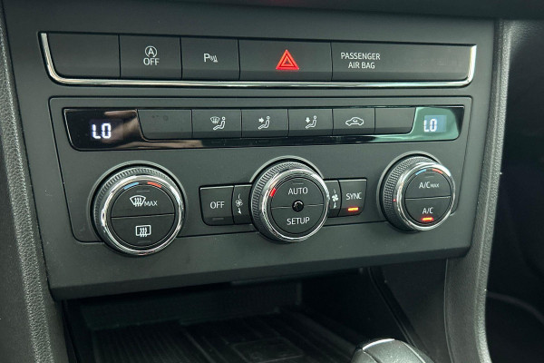 Seat León ST 1.5 TSI Style Ultimate Edition Automaat (NAVIGATIE, CLIMA, CAMERA, ADAPTIEVE CRUISE, 1e EIGENAAR, GOED ONDERHOUDEN)