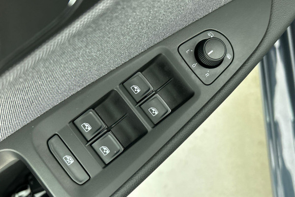 Seat León ST 1.5 TSI Style Ultimate Edition Automaat (NAVIGATIE, CLIMA, CAMERA, ADAPTIEVE CRUISE, 1e EIGENAAR, GOED ONDERHOUDEN)