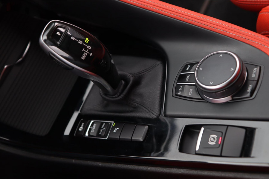 BMW X2 SDrive20i M Sport X / PANODAK / HUD / MEMORY / KEYLESS / CAMERA / H&K