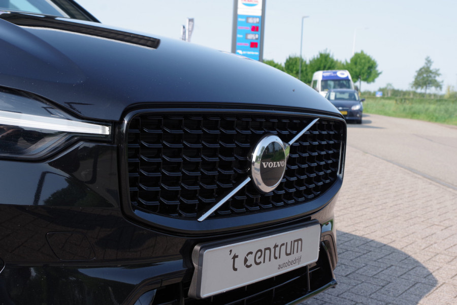 Volvo XC60 2.0 T6 350 PK Plug-in hybrid AWD Plus Dark, Trekhaak, Panoramadak, Adap. Cruise Control