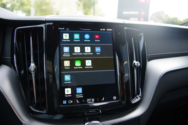 Volvo XC60 2.0 T6 350 PK Plug-in hybrid AWD Plus Dark, Trekhaak, Panoramadak, Adap. Cruise Control