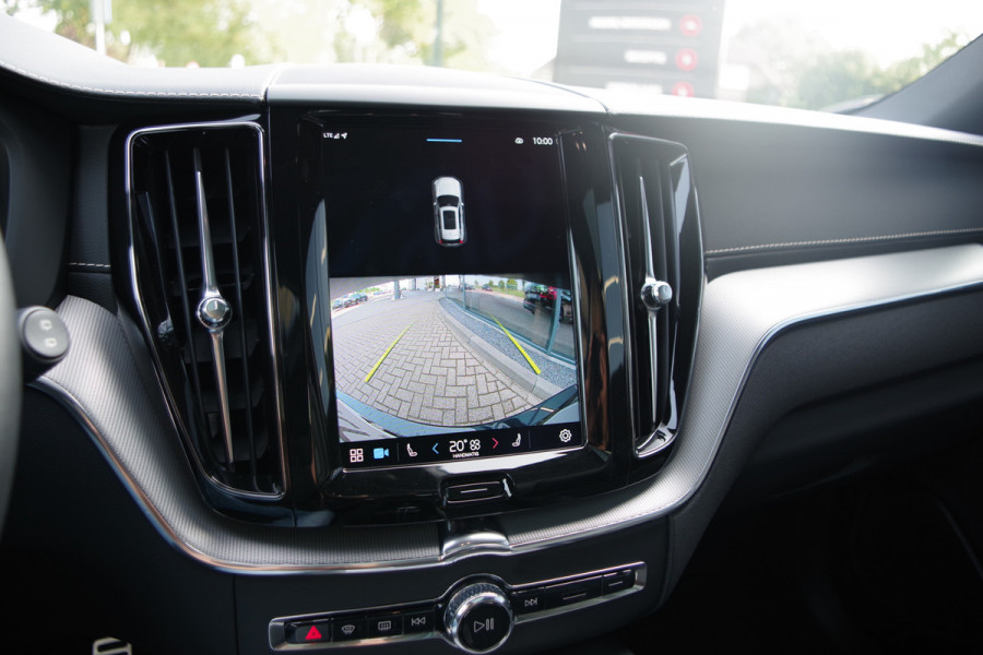 Volvo XC60 2.0 T6 350 PK Plug-in hybrid AWD Plus Dark, Trekhaak, Panoramadak, Adap. Cruise Control