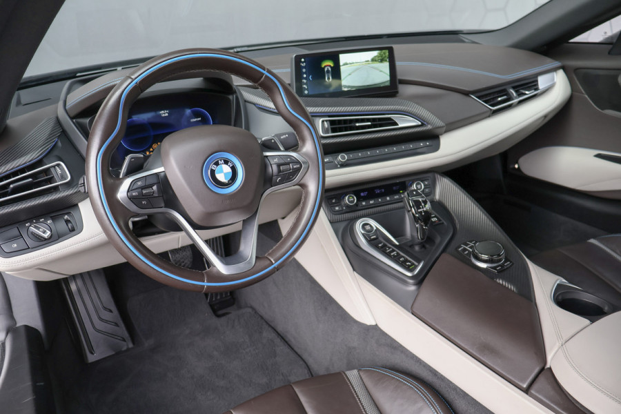 BMW i8 | PROGRESSIVE PACKAGE HARMAN KARDON, HEAD-UP, COMFORT ACCESS | 20" | APPLE CARPLAY | DRY CARBON INTERIOR PACK | I-INTERIOR HALO