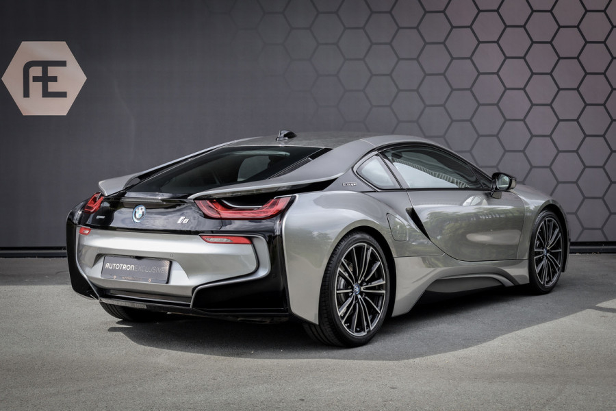 BMW i8 | PROGRESSIVE PACKAGE HARMAN KARDON, HEAD-UP, COMFORT ACCESS | 20" | APPLE CARPLAY | DRY CARBON INTERIOR PACK | I-INTERIOR HALO