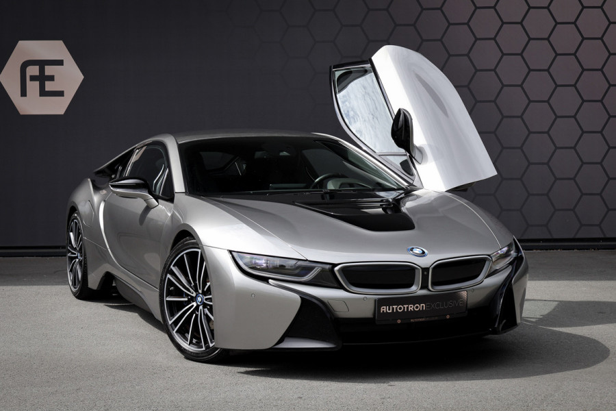 BMW i8 | PROGRESSIVE PACKAGE HARMAN KARDON, HEAD-UP, COMFORT ACCESS | 20" | APPLE CARPLAY | DRY CARBON INTERIOR PACK | I-INTERIOR HALO
