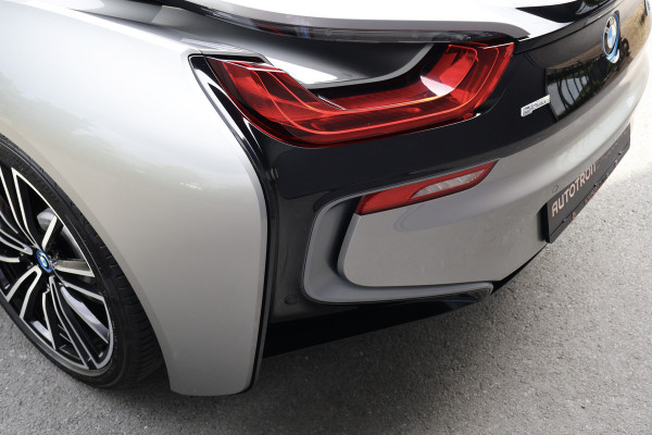 BMW i8 | PROGRESSIVE PACKAGE HARMAN KARDON, HEAD-UP, COMFORT ACCESS | 20" | APPLE CARPLAY | DRY CARBON INTERIOR PACK | I-INTERIOR HALO