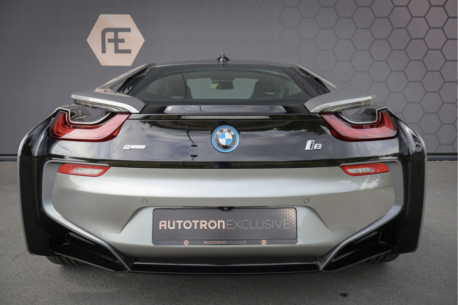 BMW i8 | PROGRESSIVE PACKAGE HARMAN KARDON, HEAD-UP, COMFORT ACCESS | 20" | APPLE CARPLAY | DRY CARBON INTERIOR PACK | I-INTERIOR HALO