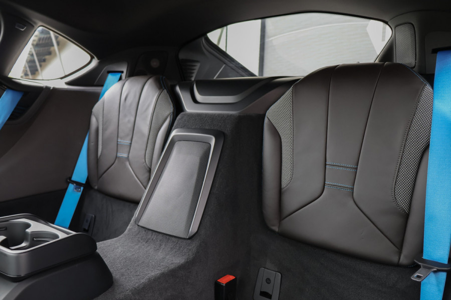 BMW i8 | PROGRESSIVE PACKAGE HARMAN KARDON, HEAD-UP, COMFORT ACCESS | 20" | APPLE CARPLAY | DRY CARBON INTERIOR PACK | I-INTERIOR HALO