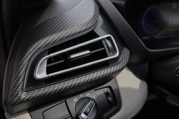 BMW i8 | PROGRESSIVE PACKAGE HARMAN KARDON, HEAD-UP, COMFORT ACCESS | 20" | APPLE CARPLAY | DRY CARBON INTERIOR PACK | I-INTERIOR HALO