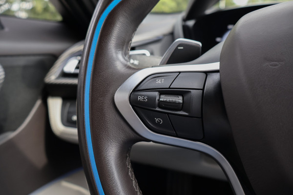 BMW i8 | PROGRESSIVE PACKAGE HARMAN KARDON, HEAD-UP, COMFORT ACCESS | 20" | APPLE CARPLAY | DRY CARBON INTERIOR PACK | I-INTERIOR HALO