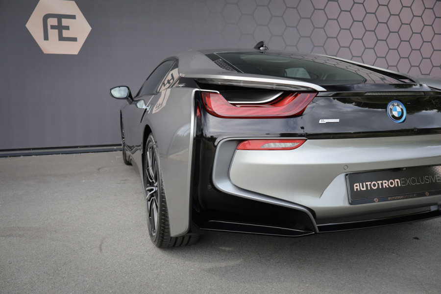 BMW i8 | PROGRESSIVE PACKAGE HARMAN KARDON, HEAD-UP, COMFORT ACCESS | 20" | APPLE CARPLAY | DRY CARBON INTERIOR PACK | I-INTERIOR HALO