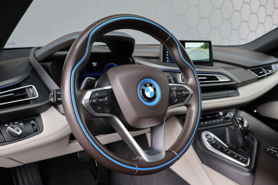 BMW i8 | PROGRESSIVE PACKAGE HARMAN KARDON, HEAD-UP, COMFORT ACCESS | 20" | APPLE CARPLAY | DRY CARBON INTERIOR PACK | I-INTERIOR HALO