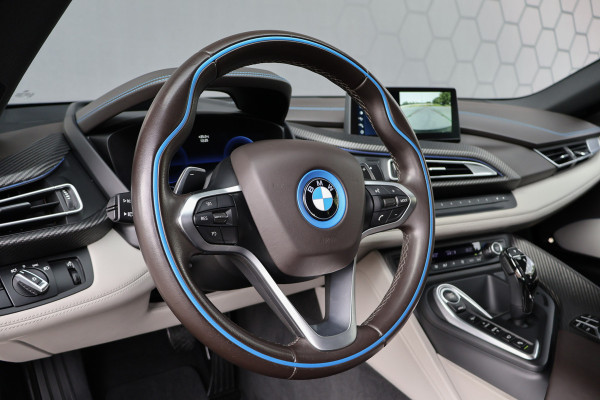 BMW i8 | PROGRESSIVE PACKAGE HARMAN KARDON, HEAD-UP, COMFORT ACCESS | 20" | APPLE CARPLAY | DRY CARBON INTERIOR PACK | I-INTERIOR HALO