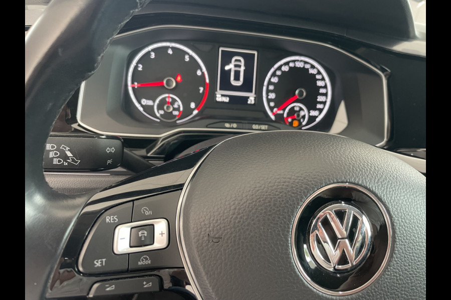 Volkswagen Polo 1.0 TSI Highline Airco - Cruise control - Mistlampen voor - Multifunctioneel stuurwiel - Leder stuurwiel