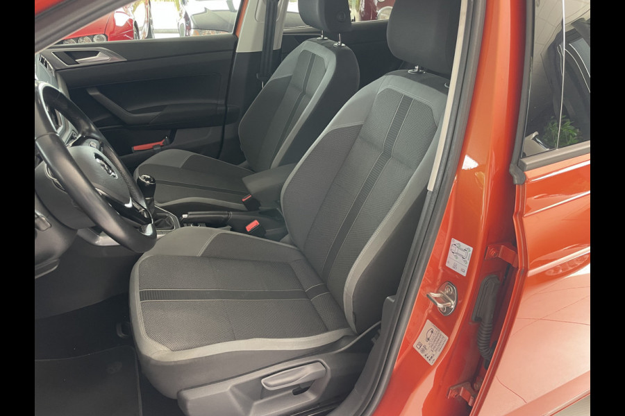 Volkswagen Polo 1.0 TSI Highline Airco - Cruise control - Mistlampen voor - Multifunctioneel stuurwiel - Leder stuurwiel