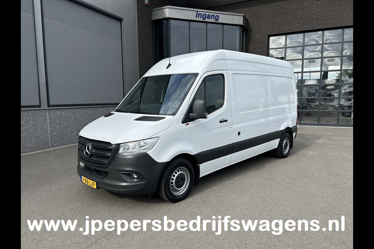 Mercedes-Benz Sprinter 314 CDI L2 H2 MBUX / Trekhaak / Stand kachel / Camera / Navigatie / Cruise control / Airco / 270 Graden achterdeuren Mercedes-Benz Sprinter 314 CDI L2 H2 MBUX / Trekhaak / Stand kachel / Camera / Navigatie / Cruise control / Airco / 270 Graden achterdeuren