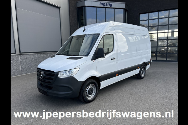 Mercedes-Benz Sprinter 317 CDI L2 H2 Trekhaak / MBUX / Navigatie / Camera / Cruise control / Airco / 270 Graden achterdeuren