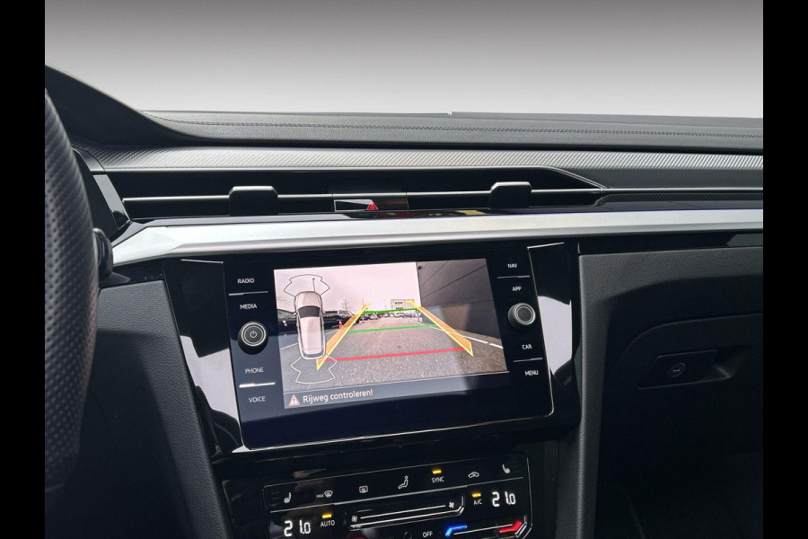 Volkswagen Arteon Shooting Brake 2.0 TSI R-Line Business 190PK | Panorama dak | Clima | Sfeer | Achteruitrijcamera |