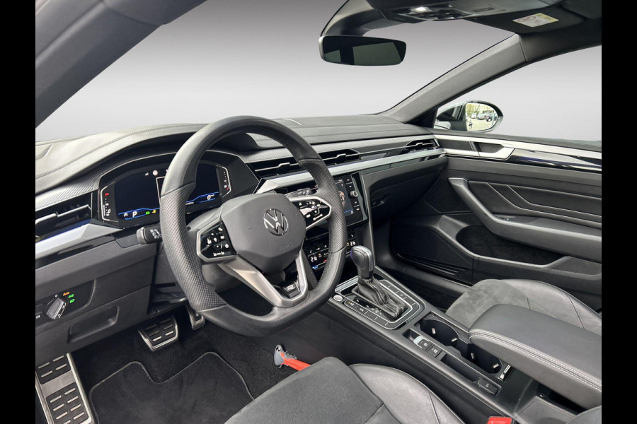 Volkswagen Arteon Shooting Brake 2.0 TSI R-Line Business 190PK | Panorama dak | Clima | Sfeer | Achteruitrijcamera |