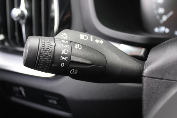 Volvo V60 2.0 B3 Business Pro Hybrid |Prijs rijklaar incl 12 mnd garantie| Navi Lmv 19" Ledverlichting Camera Winterpakket