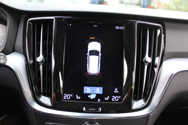 Volvo V60 2.0 B3 Business Pro Hybrid |Prijs rijklaar incl 12 mnd garantie| Navi Lmv 19" Ledverlichting Camera Winterpakket