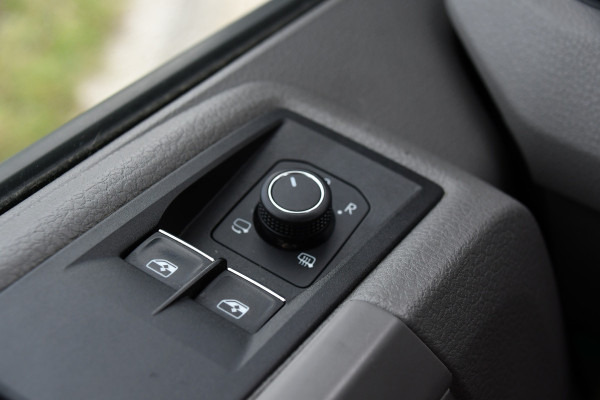 MAN TGE 3.140 35 2.0 L3H3 PB Edition Adaptieve Cruise, Carplay, Camera, Clima, NAVI, 140pk Automaat,  Massage stoel, Uniek!