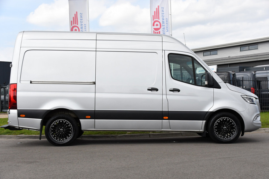 Mercedes-Benz Sprinter 319 V6 3.0 CDI L2H2 PB Edition 360 Camera, Camera, Carplay, LED, Leder, 10,5'' Mbux, Standkachel, Trekhaak, Uniek!
