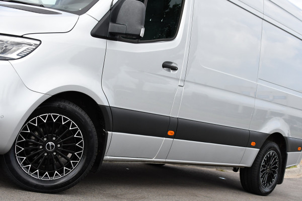 Mercedes-Benz Sprinter 319 V6 3.0 CDI L2H2 PB Edition 360 Camera, Camera, Carplay, LED, Leder, 10,5'' Mbux, Standkachel, Trekhaak, Uniek!