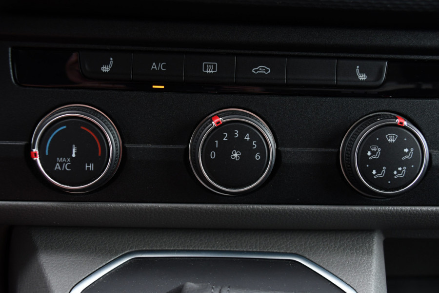 Volkswagen Transporter 2.0 TDI L2H1 Bulli Virtual, Adaptieve Cruise, Camera, Carplay, NAVI, LED, 150pk, Sensoren, Automaat, Uniek!