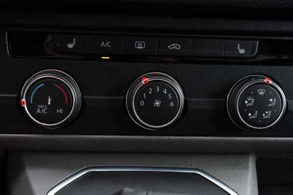Volkswagen Transporter 2.0 TDI L2H1 Bulli Virtual, Adaptieve Cruise, Camera, Carplay, NAVI, LED, 150pk, Sensoren, Automaat, Uniek!