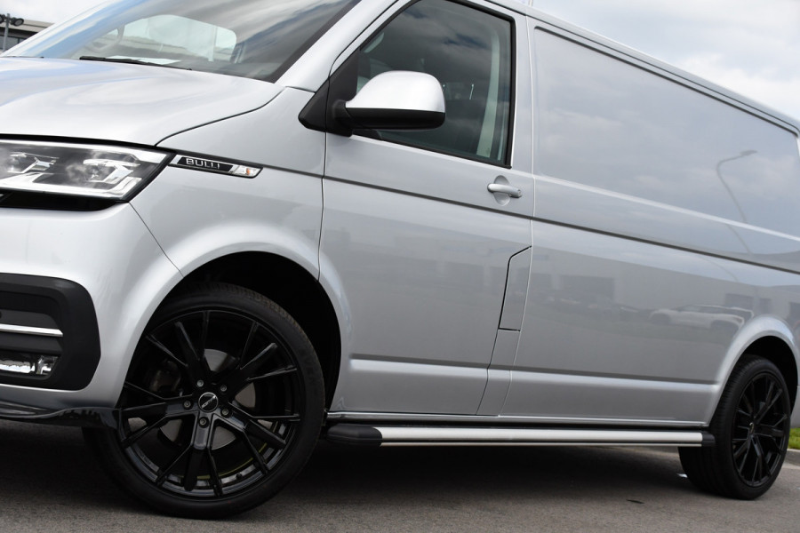 Volkswagen Transporter 2.0 TDI L2H1 Bulli Virtual, Adaptieve Cruise, Camera, Carplay, NAVI, LED, 150pk, Sensoren, Automaat, Uniek!