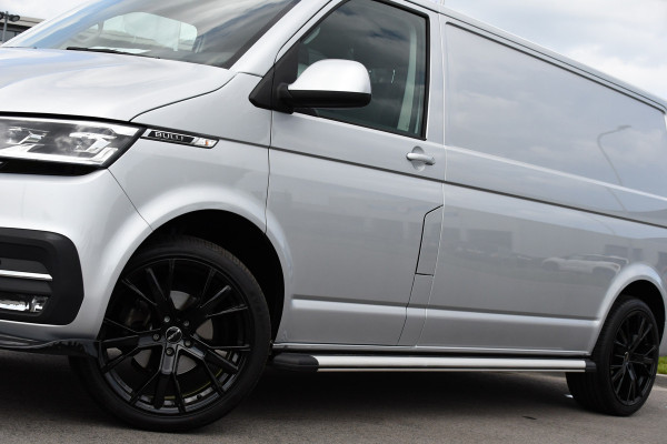 Volkswagen Transporter 2.0 TDI L2H1 Bulli Virtual, Adaptieve Cruise, Camera, Carplay, NAVI, LED, 150pk, Sensoren, Automaat, Uniek!