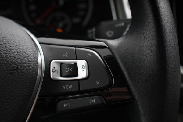 Volkswagen T-Roc 1.5 TSI 150pk DSG Style Team Navigatie Climate Control DAB Adaptive Cruise control Elektrisch bedienbare achterklep